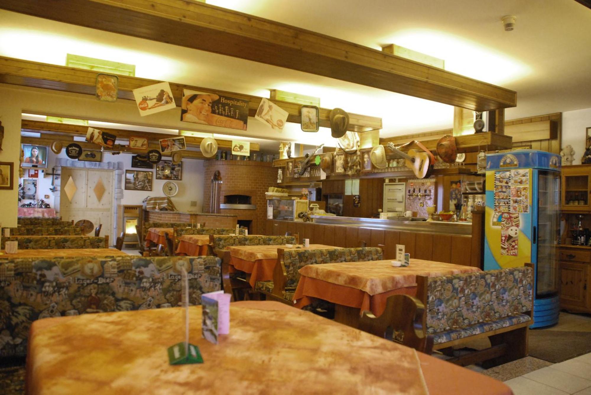 Hotel Davost Forni di Sopra Ngoại thất bức ảnh