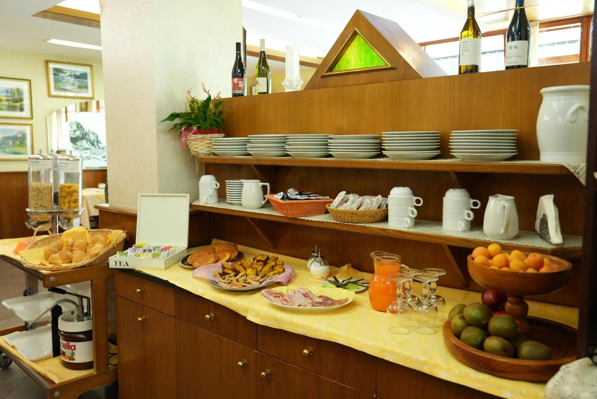 Hotel Davost Forni di Sopra Ngoại thất bức ảnh