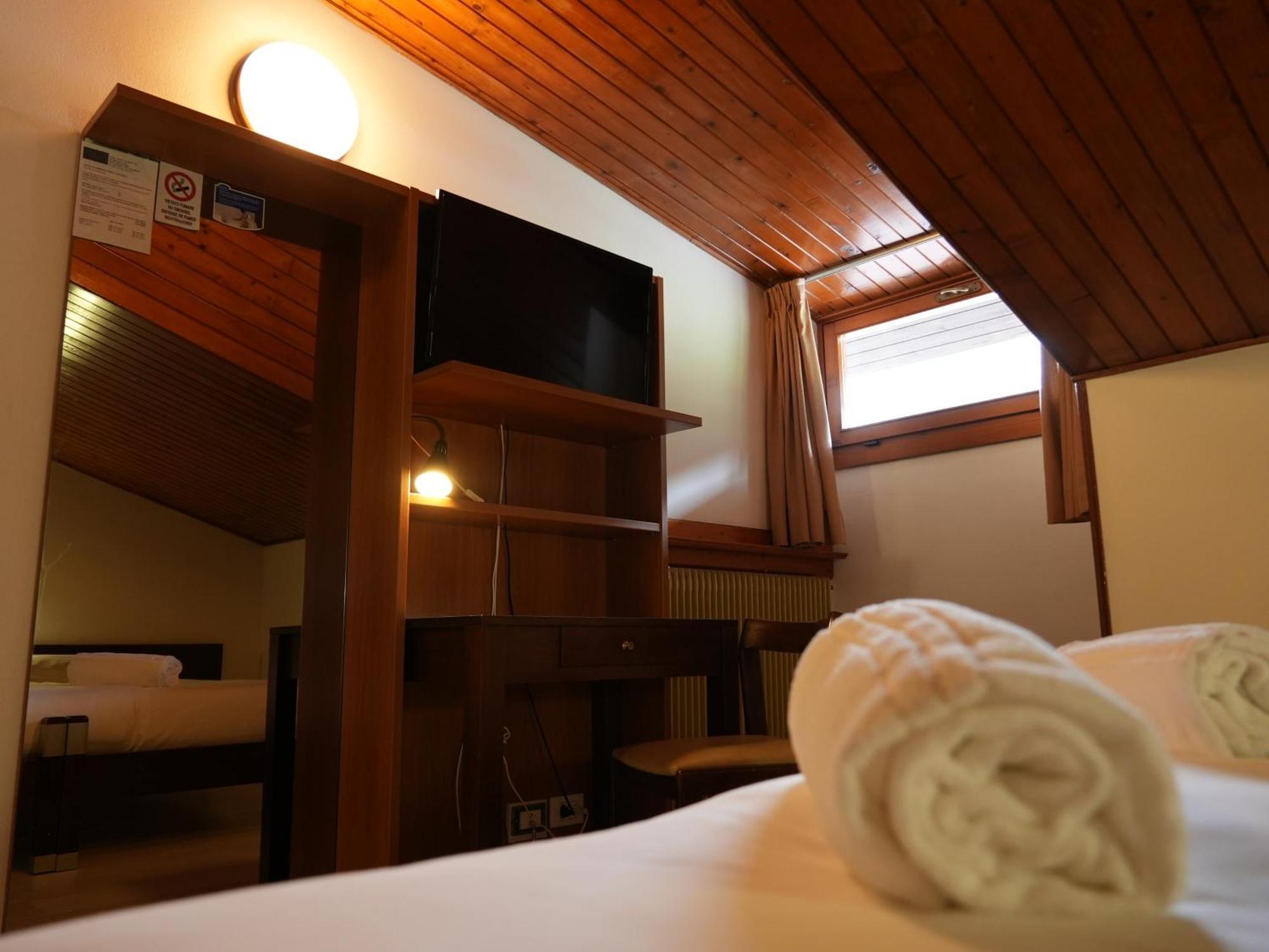 Hotel Davost Forni di Sopra Ngoại thất bức ảnh