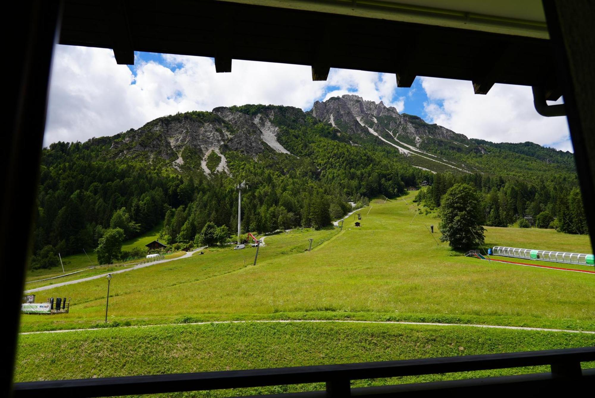 Hotel Davost Forni di Sopra Ngoại thất bức ảnh