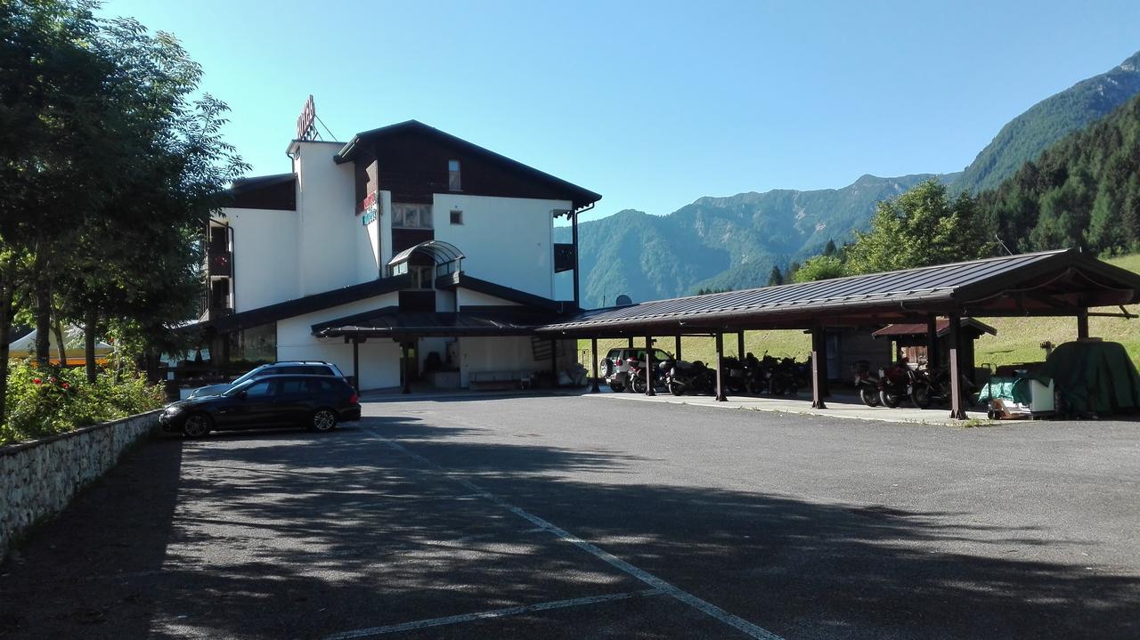 Hotel Davost Forni di Sopra Ngoại thất bức ảnh